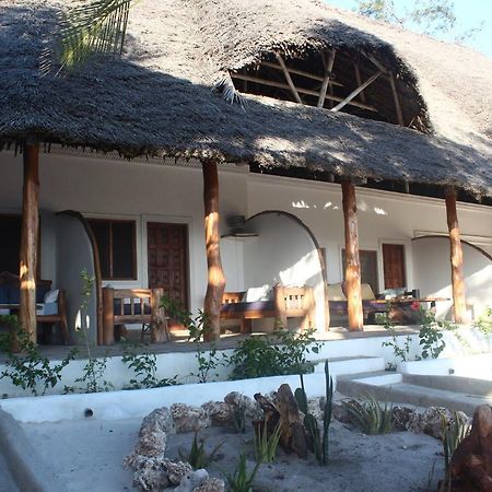 Sunset Beach Resort Watamu Exterior photo