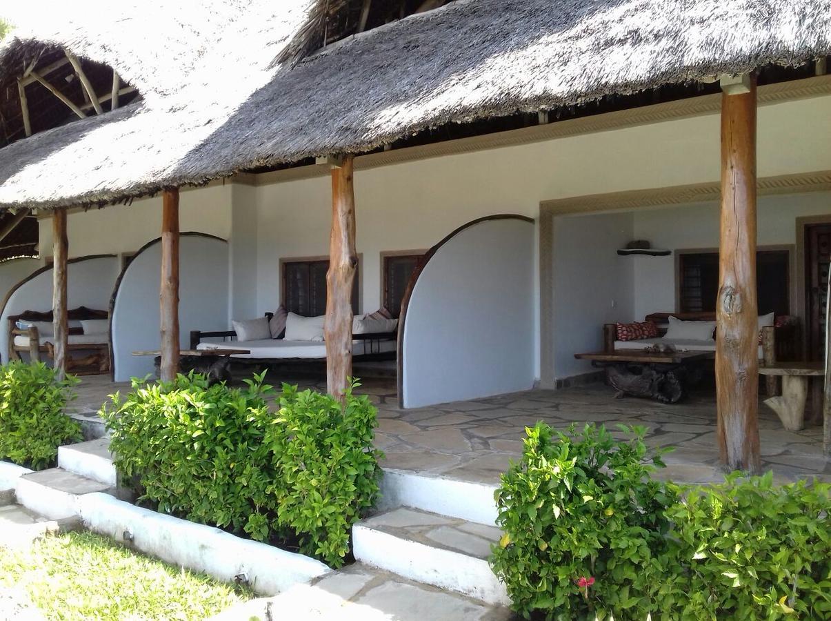 Sunset Beach Resort Watamu Exterior photo