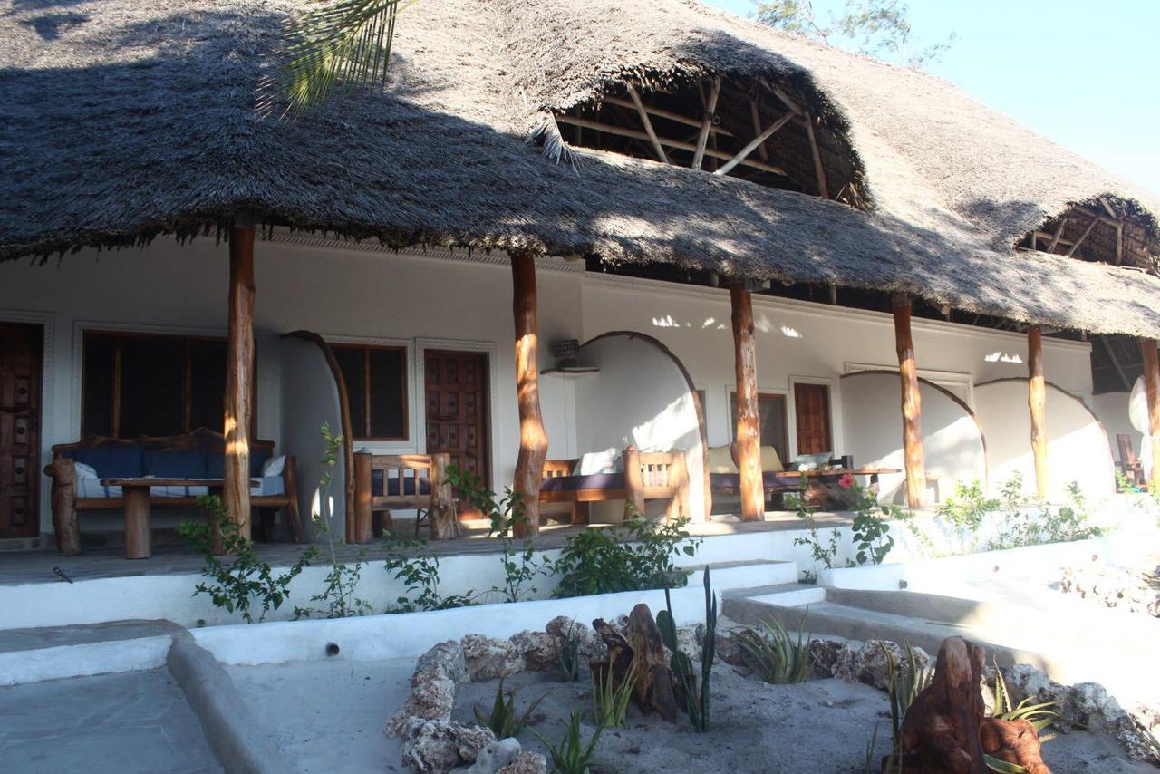 Sunset Beach Resort Watamu Exterior photo