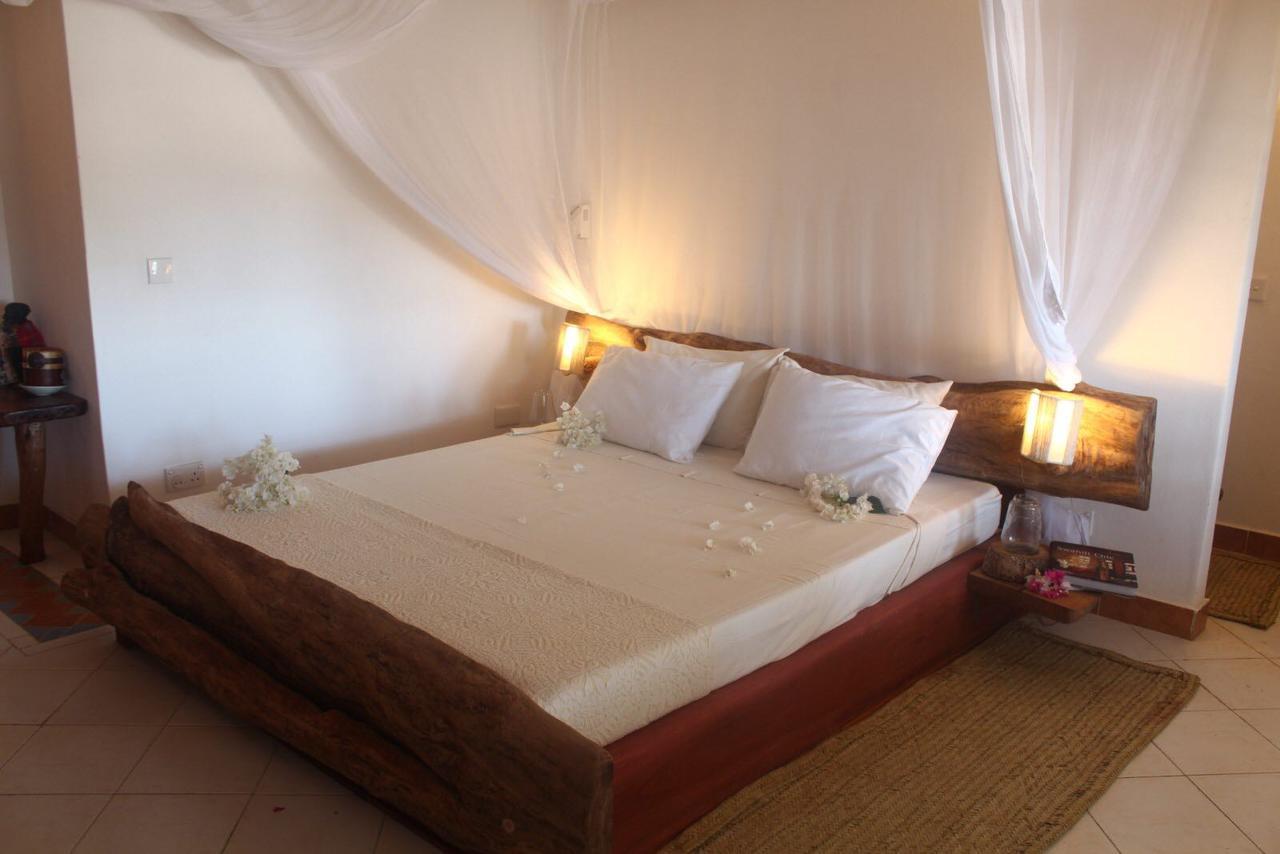 Sunset Beach Resort Watamu Exterior photo