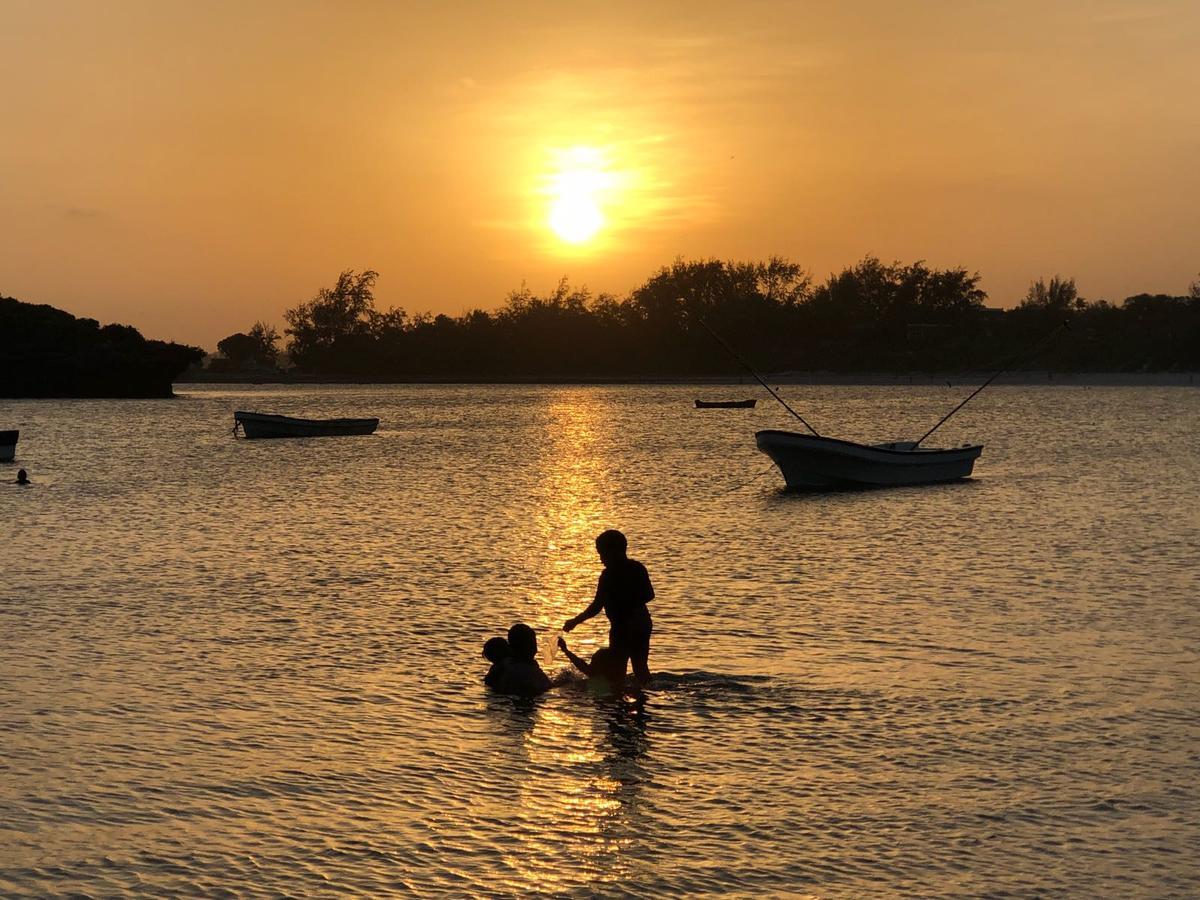 Sunset Beach Resort Watamu Exterior photo