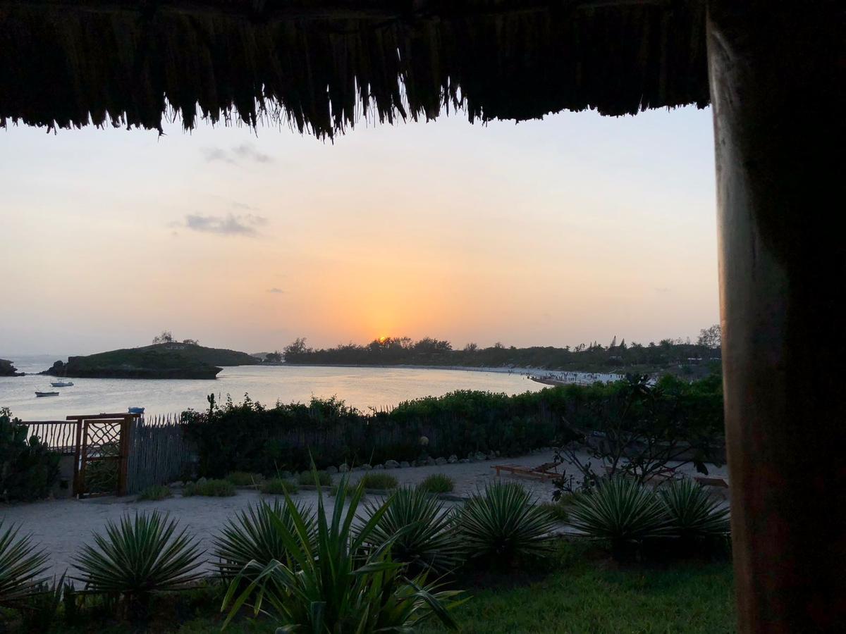 Sunset Beach Resort Watamu Exterior photo