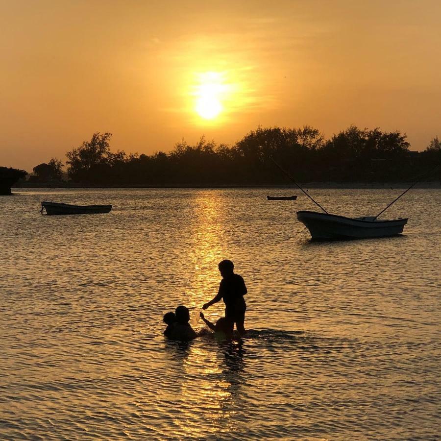 Sunset Beach Resort Watamu Exterior photo